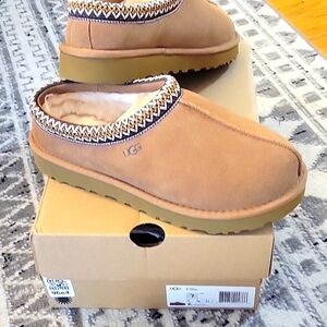 UGG TASMAN WOMEN'S SIZE 7